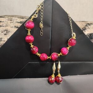 Set bracelet with earrings natural Stone color hot pink